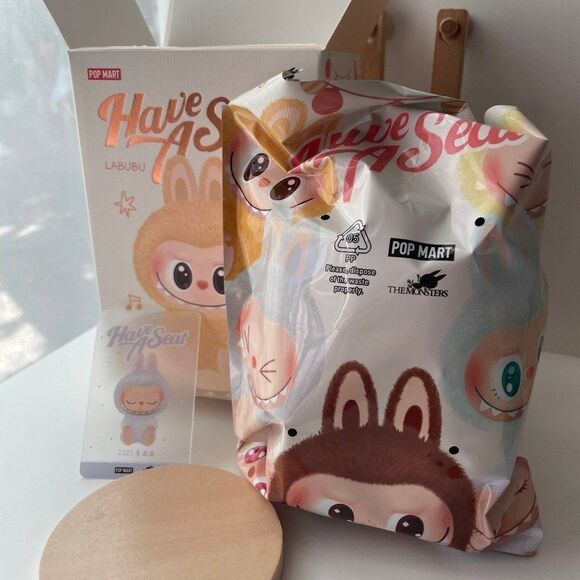 ZIZI - POP MART LABUBU THE MONSTERS - HAVE A SEAT - Picture 2 of 4
